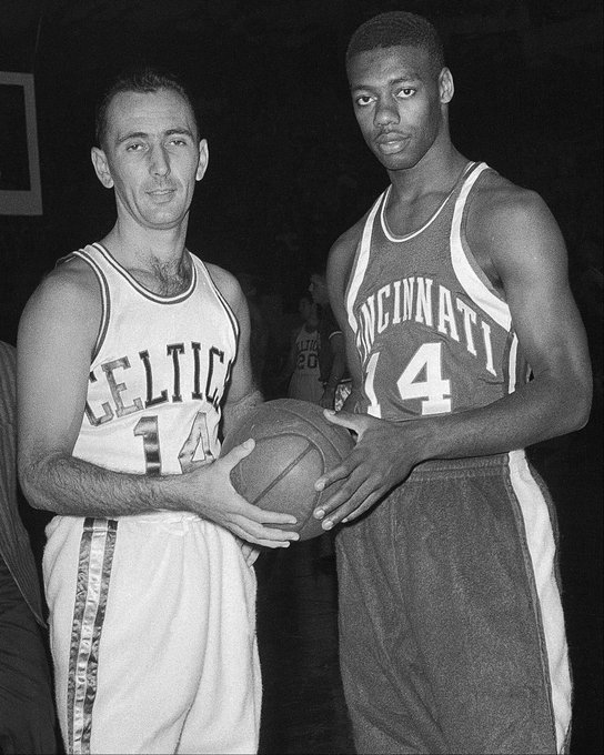 一度落后于 一度落后于