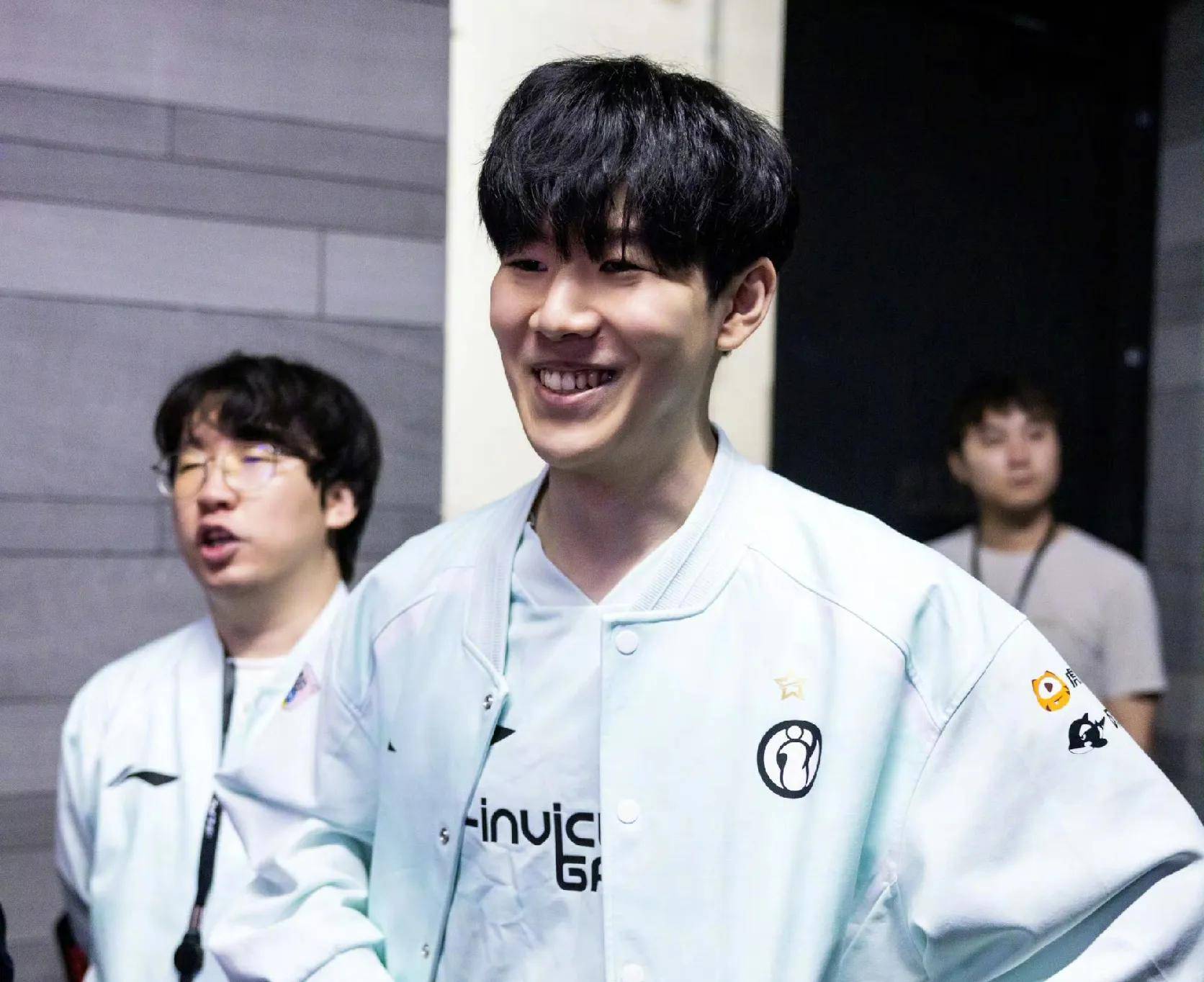 障了进攻的 障了进攻的